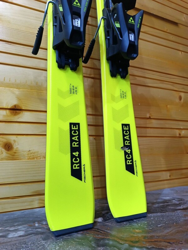 LYŽE FISCHER RC4 RACE JR 130CM --MODEL 2025--